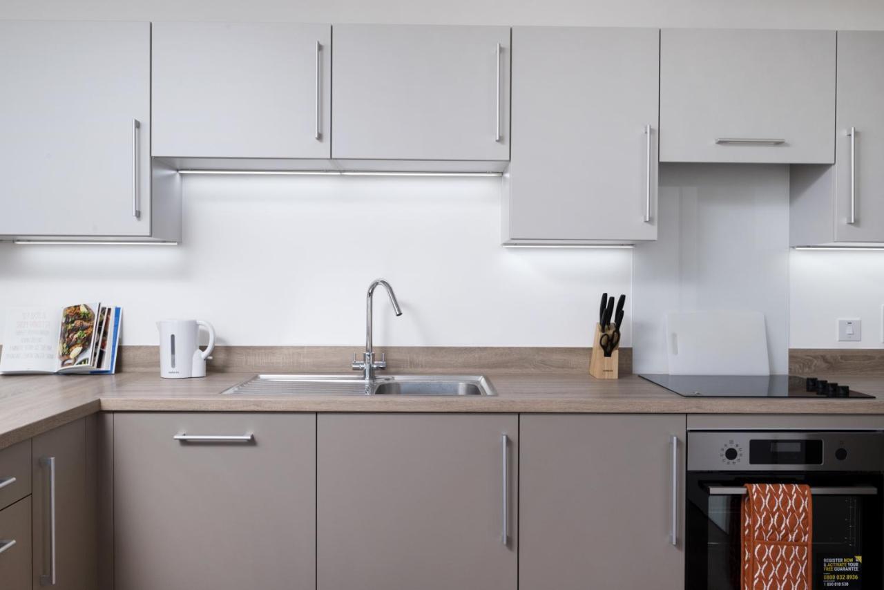 Modern Studios And Apartments At Barking Wharf In London Bagian luar foto