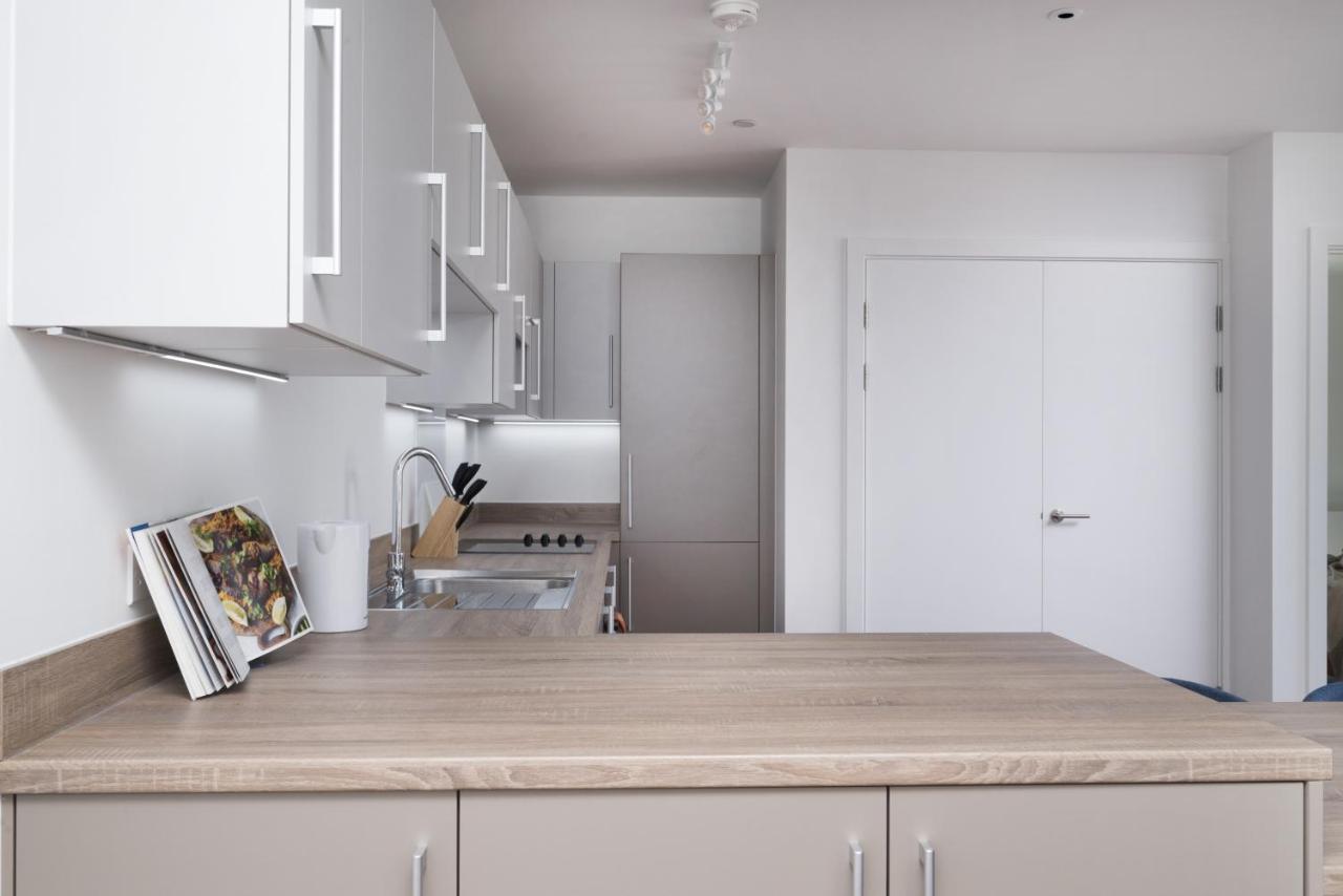 Modern Studios And Apartments At Barking Wharf In London Bagian luar foto