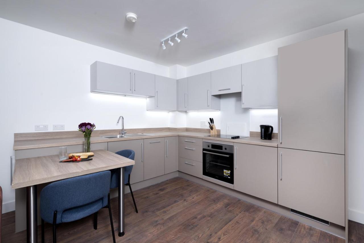 Modern Studios And Apartments At Barking Wharf In London Bagian luar foto