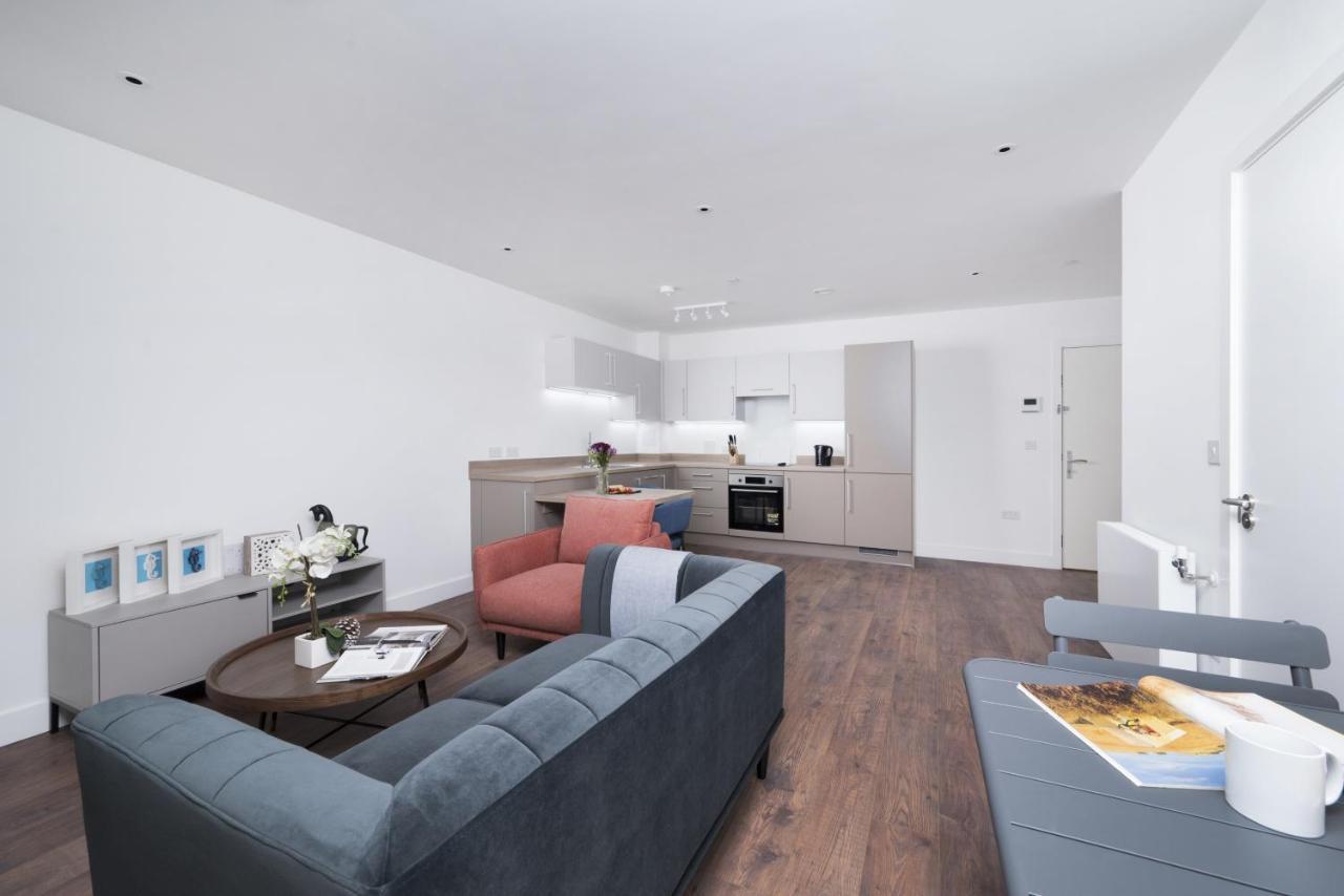 Modern Studios And Apartments At Barking Wharf In London Bagian luar foto