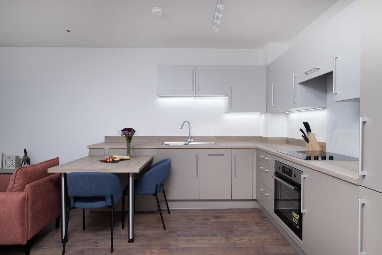 Modern Studios And Apartments At Barking Wharf In London Bagian luar foto