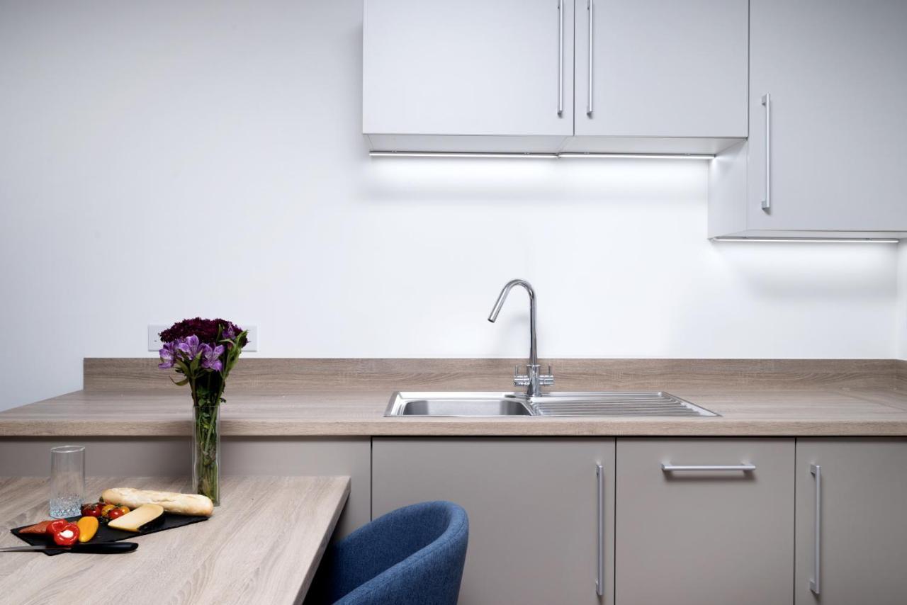 Modern Studios And Apartments At Barking Wharf In London Bagian luar foto