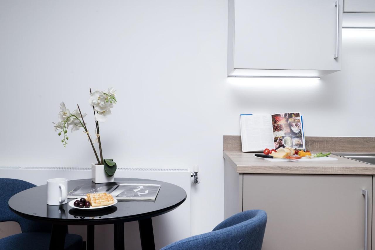 Modern Studios And Apartments At Barking Wharf In London Bagian luar foto