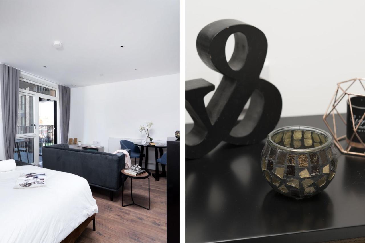 Modern Studios And Apartments At Barking Wharf In London Bagian luar foto