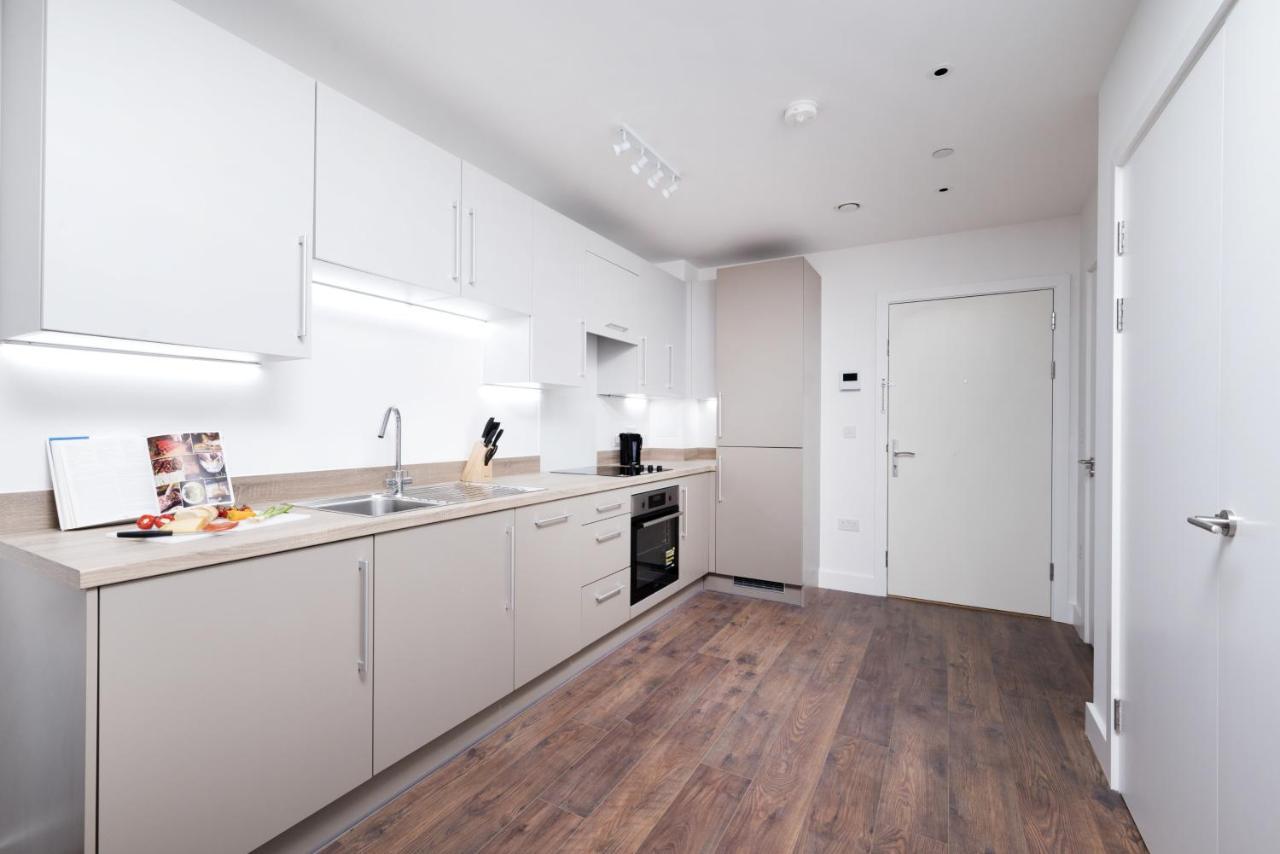 Modern Studios And Apartments At Barking Wharf In London Bagian luar foto